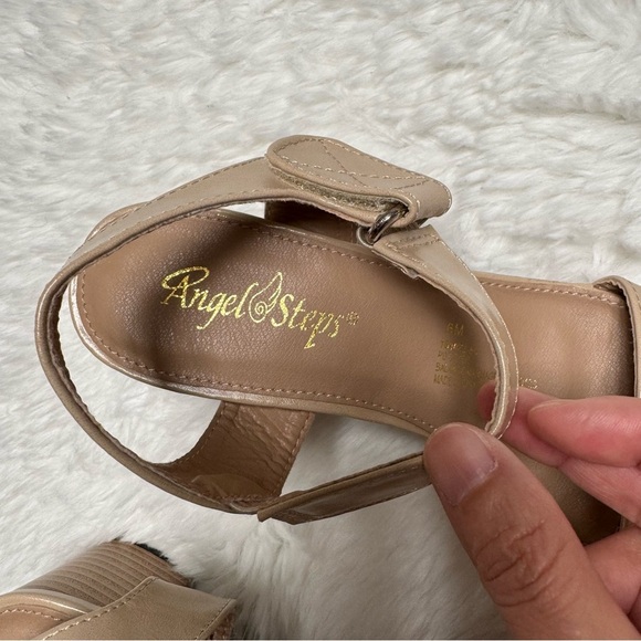 3/$32 Angel Steps Beige Sandals Size 6 - Picture 4 of 13